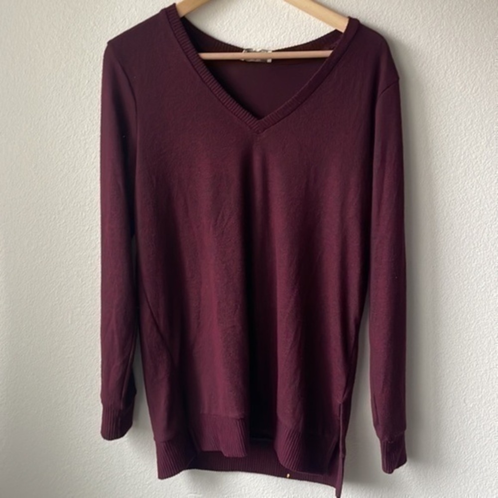 NWT Lucky brand sweater size Small Burgundy soft long sleeve V-neck